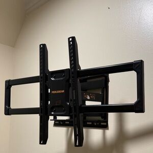 Perlegear Black TV Wall Mount